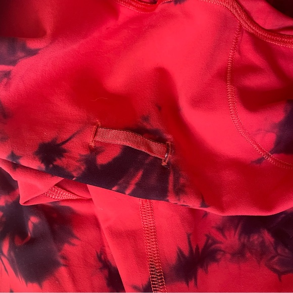 lululemon athletica Wunder Train 25” Red and Black Leggings - Picture 4 of 7